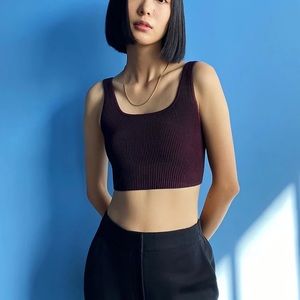 Babaton Sculpt Knit Squareneck Cropped Tank
